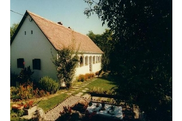 Ungheria Privát Regenye, Esterno